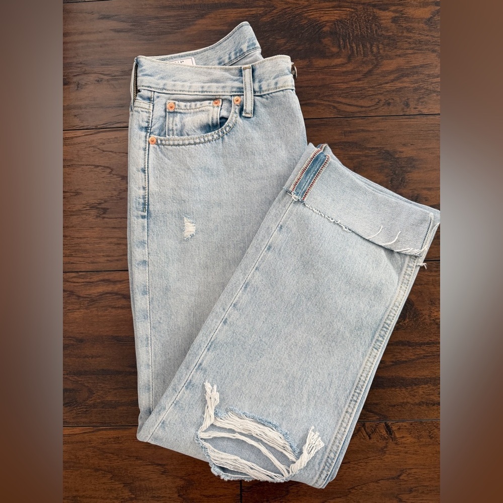 GAP Light Blue Distressed Women Jeans - NWT - Size 25/0R